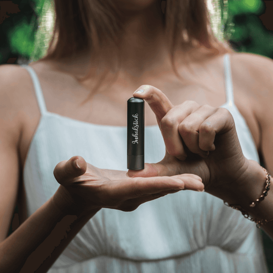 Inhalateur de poche Inhalstick® – Aluminium Fleur de vie (Gris/Rose)