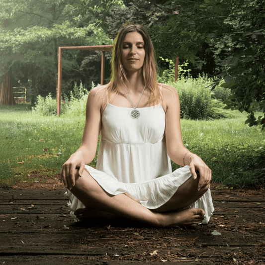 Kit Médaillon Fleur de vie + Synergie d'huiles essentielles BIO  4 ml